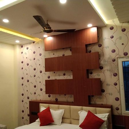 Hotel Delight Deluxe Pipra Dewās 외부 사진