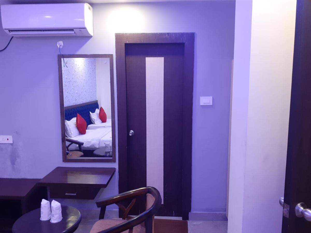 Hotel Delight Deluxe Pipra Dewās 외부 사진